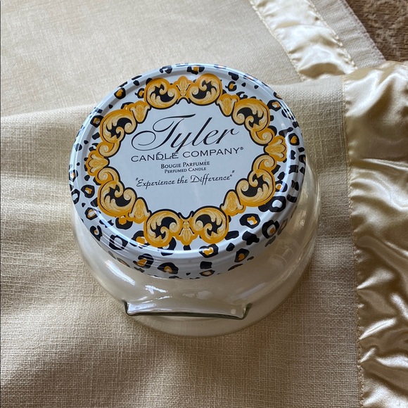 Tyler Candle Company 22oz candle. DIVA is fragrance. 110-130 burning hours. - Picture 2 of 4